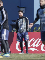 Messi llegó a la Argentina para empezar a entrenar