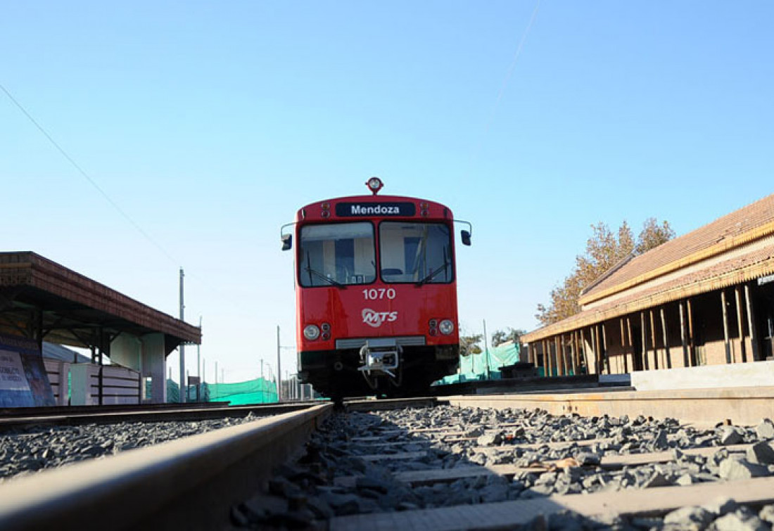 El Metrotranvía se instala poco a poco entre los mendocinos