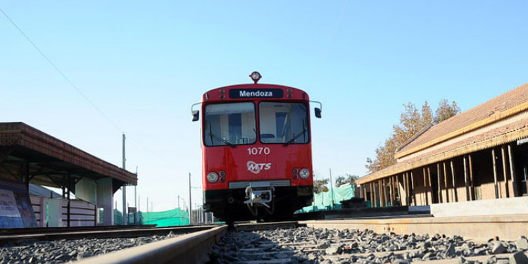 El Metrotranvía se instala poco a poco entre los mendocinos