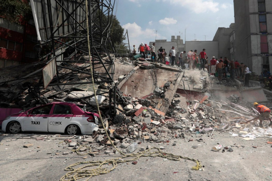 imagen Ya son 324 los muertos por el terremoto en México