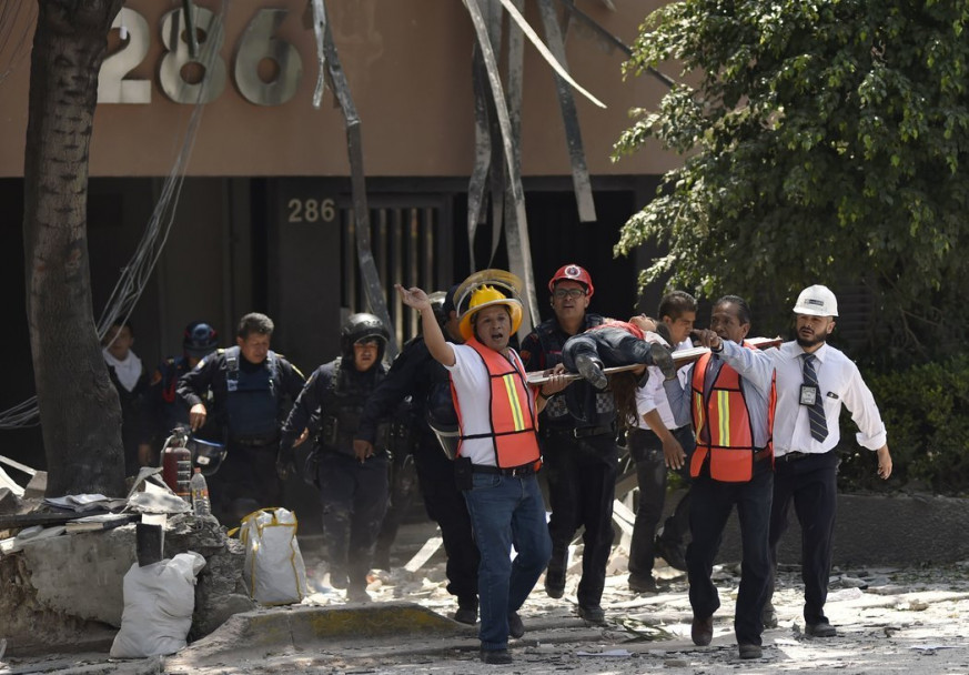 imagen Ya son 324 los muertos por el terremoto en México