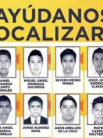 El presidente mexicano, Peña Nieto, recibe a familiares de las y  los estudiantes desaparecidos