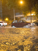 La lluvia no dejaba salir a los artistas del Frank Romero Day