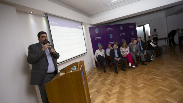 imagen Cornejo y los 12 mil millones para decir que está todo mal