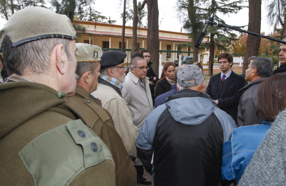 imagen El Ejército y la represión ilegal, malas compañías