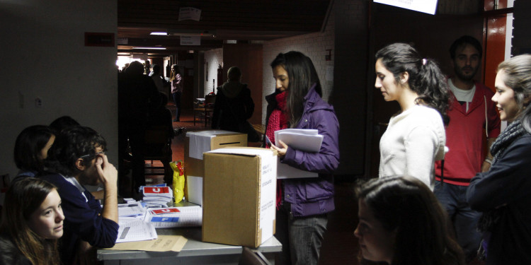 Segunda vuelta en la FCPyS: Voto de las candidatas a decana