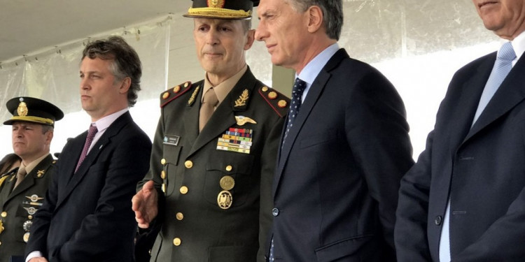 Macri anunciará una reconversión de las Fuerzas Armadas