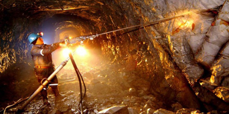 60 mineros quedaron atrapados en una mina mexicana