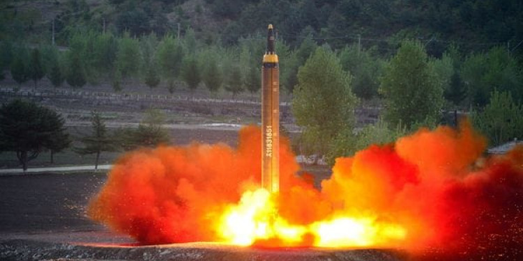 Corea del Norte lanzó un nuevo misil balístico
