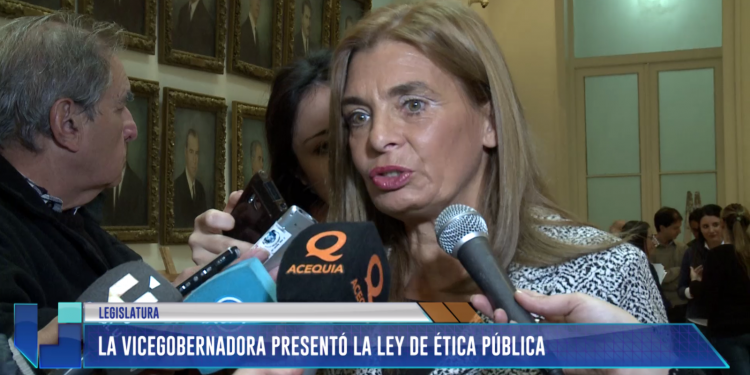 La vicegobernadora presentó la Ley de Ética Pública