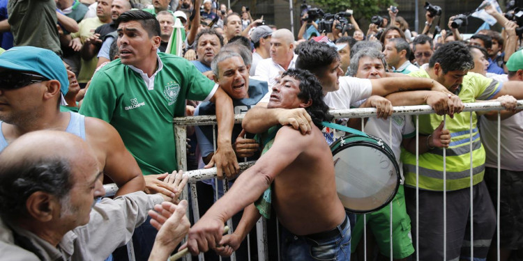 La CGT mostró sus flaquezas en plena protesta