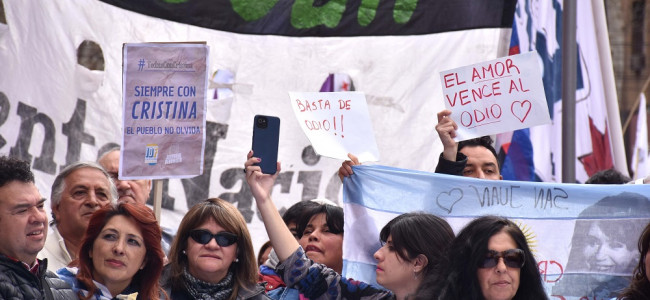 Atentado a Cristina Fernández: repudio generalizado con manifestaciones en todo el país