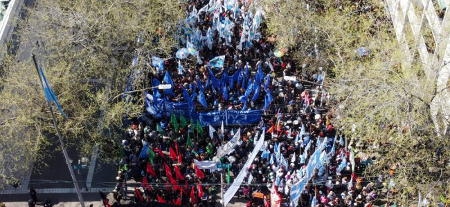 Movilización en Mendoza en apoyo a Cristina Fernández