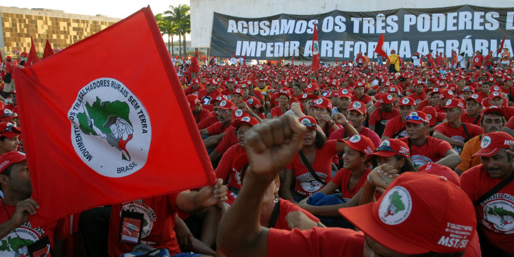 El MST critica duramente al presidente y quiere adelantar las elecciones en Brasil