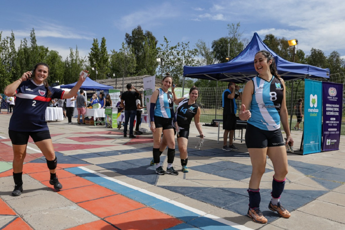 Solo el 37% de los clubes argentinos brinda a las mujeres acceso a todos los deportes