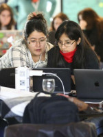 En innovación tecnológica, se visibiliza solo al 30% de las mujeres que participan en la toma de decisiones