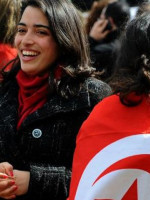 Fomentan en Túnez voto femenino, mientras arrecia campaña electoral