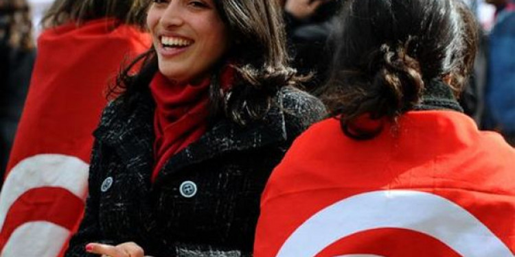 Fomentan en Túnez voto femenino, mientras arrecia campaña electoral