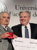 Pepe Mujica recibió el Honoris Causa en la UBA