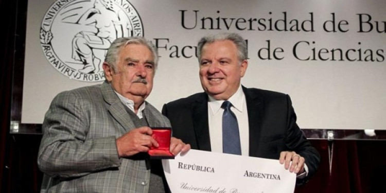 Pepe Mujica recibió el Honoris Causa en la UBA