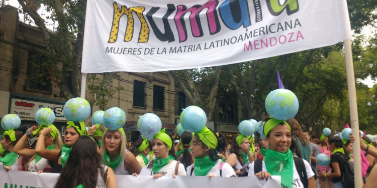 #8M: Gran participación de adolescentes en la marcha mendocina