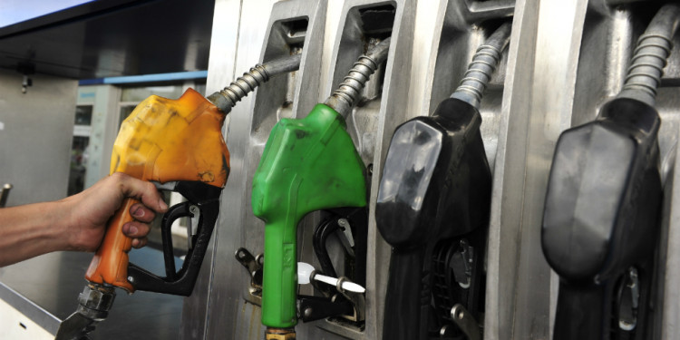 Aumento de combustibles: "Sólo se benefician el sistema financiero y el Estado"