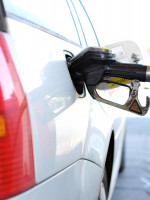 Niegan restricciones en la venta de combustibles