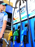 Otra vez suben los combustibles