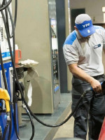 YPF aumentó 4% los combustibles tal lo acordado por las petroleras con el Gobierno