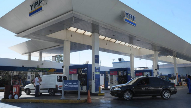 imagen Rige la rebaja del 5 por ciento en el precio de las naftas y gasoil