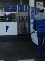 Podría faltar combustible por un paro de petroleros