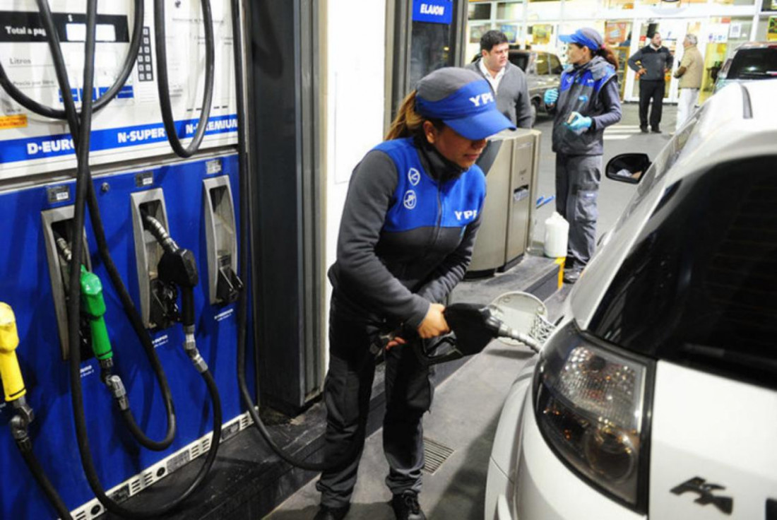 Renuevan acuerdo por combustibles con subas del 4% mensual hasta el 15 de agosto