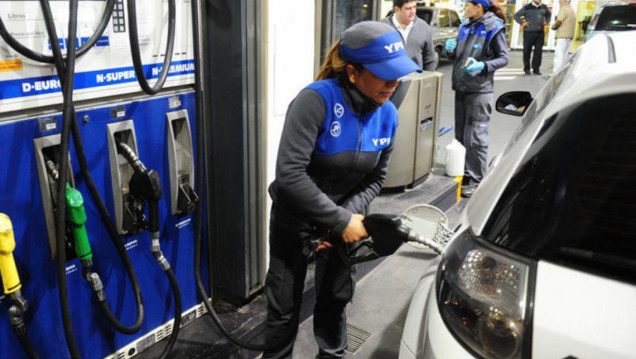 imagen Renuevan acuerdo por combustibles con subas del 4% mensual hasta el 15 de agosto