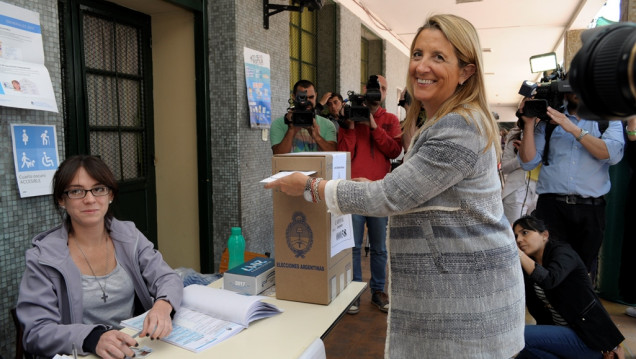 imagen Najul votó confiada y sin sobresaltos