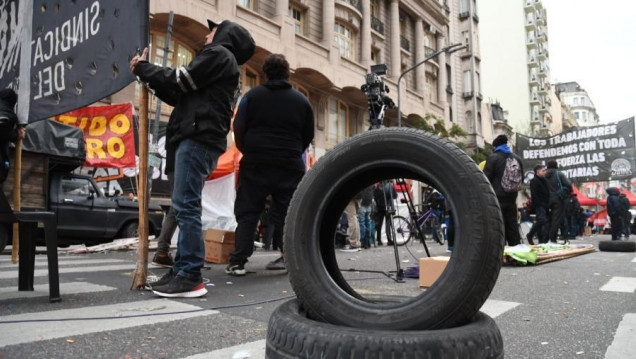 imagen No se producen más neumáticos: día clave para ver si se resuelve el conflicto con el sector
