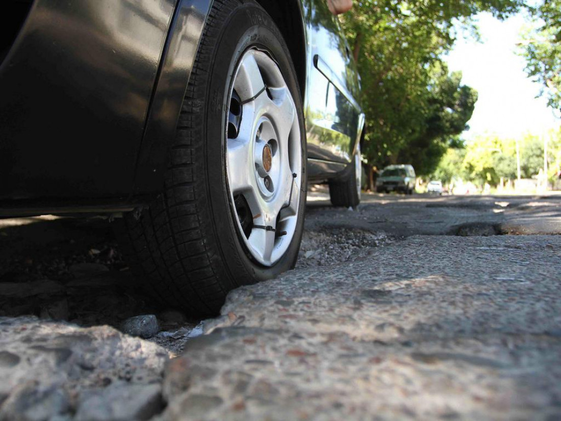 Cómo presentar la denuncia en los municipios si rompiste una rueda por la lluvia