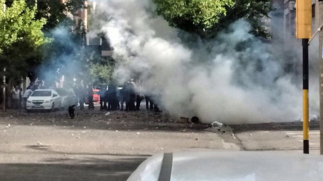 Violento desalojo de manifestantes de ATE en Neuquén