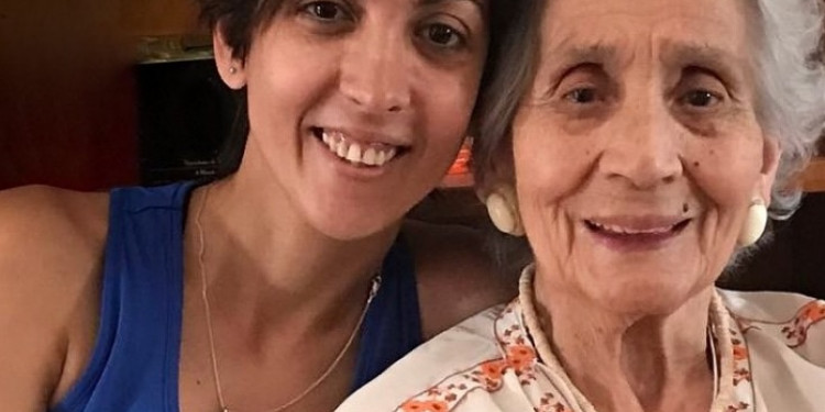 La foto que habla: Ariadna conoció a su abuela