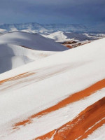 Insólito: dunas de nieve en el desierto del Sahara