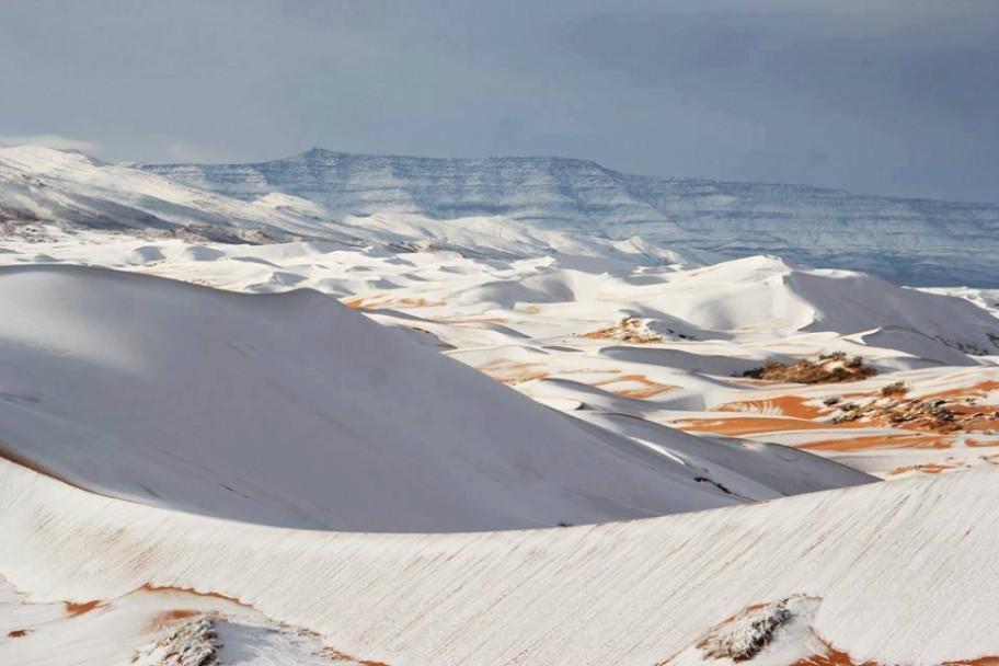 imagen Insólito: dunas de nieve en el desierto del Sahara