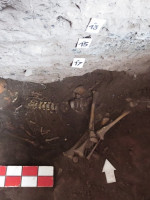 Hallaron restos óseos de un niño de más de 5000 años de antigüedad en Las Cuevas