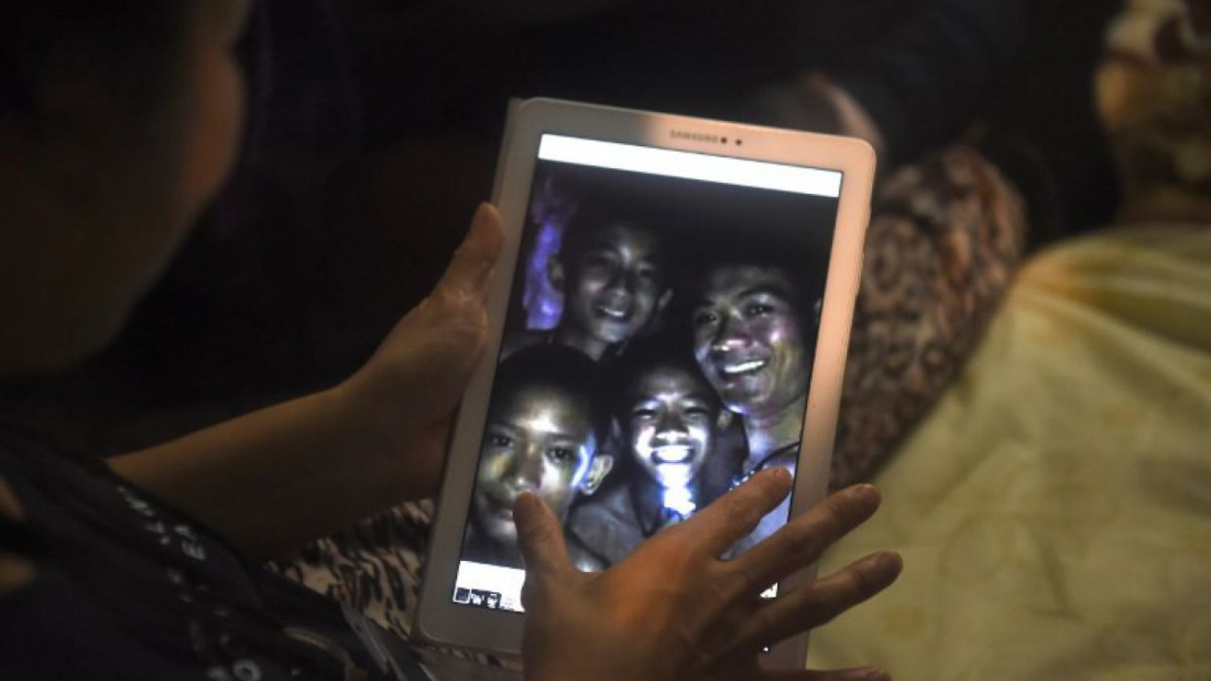 Se dificulta el rescate de 12 niños atrapados en una cueva en Tailandia