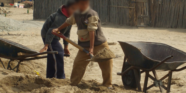 Catorce de cada cien adolescentes mendocinos trabajan