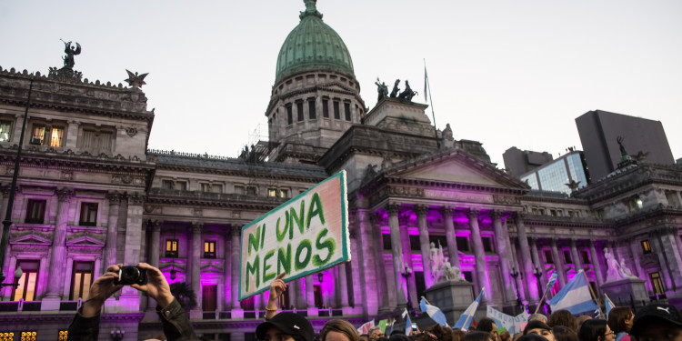 Femicidios: "El Estado Nacional tiene que asumir la responsabilidad y convocar a los tres Poderes"