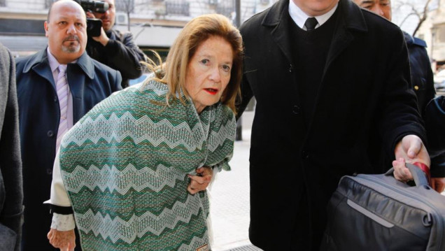 imagen Le retiraron el título de "Profesora Honoraria" a Highton de Nolasco por el 2x1