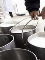 Tamberos regalarán leche en Plaza de Mayo