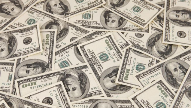 imagen El dólar retrocedió y cerró a $19,20