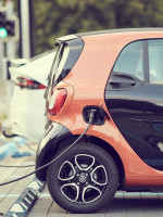 Las ventas de autos híbridos y eléctricos crecieron 148% en 2021