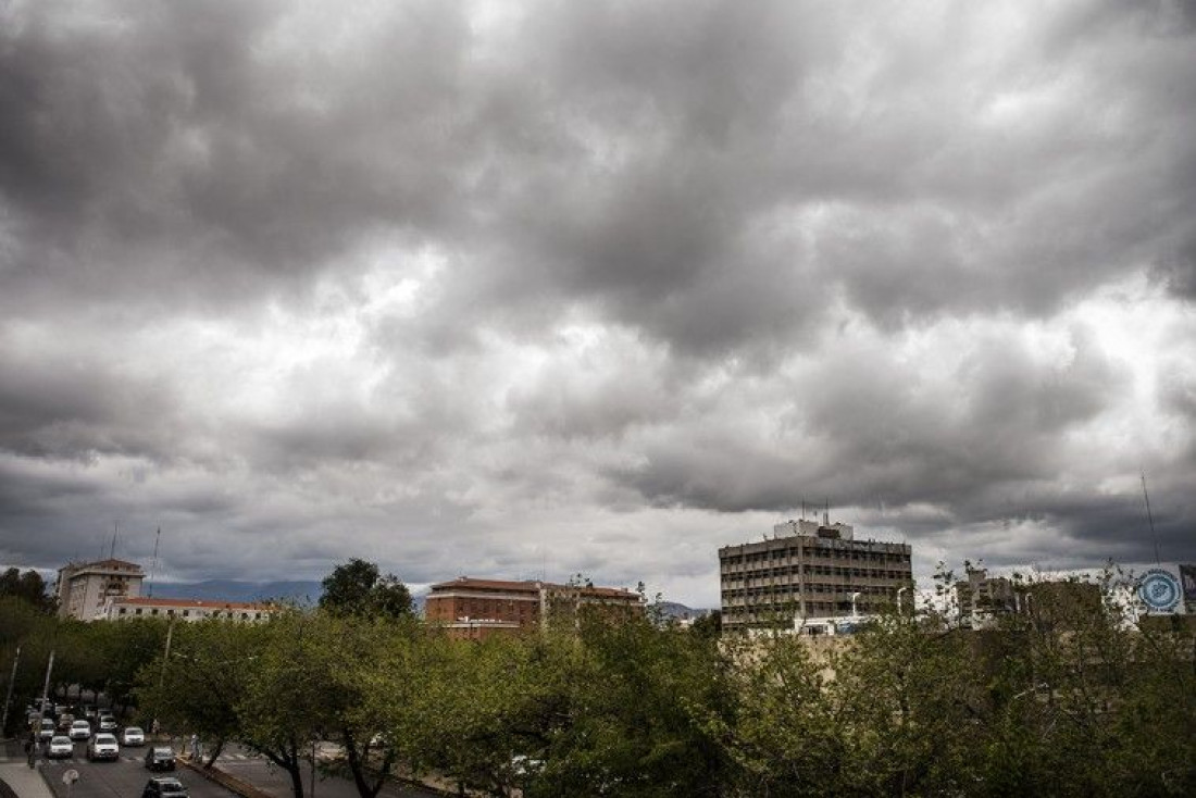 Pronóstico: a llevar paraguas y traje de baño en el mismo bolso