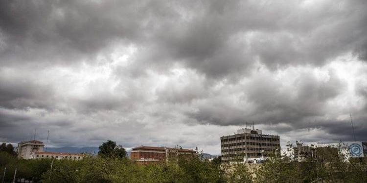 Pronóstico: a llevar paraguas y traje de baño en el mismo bolso